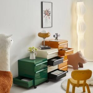 301733303119240401 CHEST OF DRAWERS